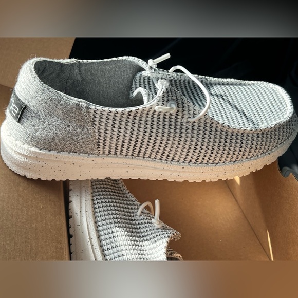 Hey dudes womens - Picture 2 of 3